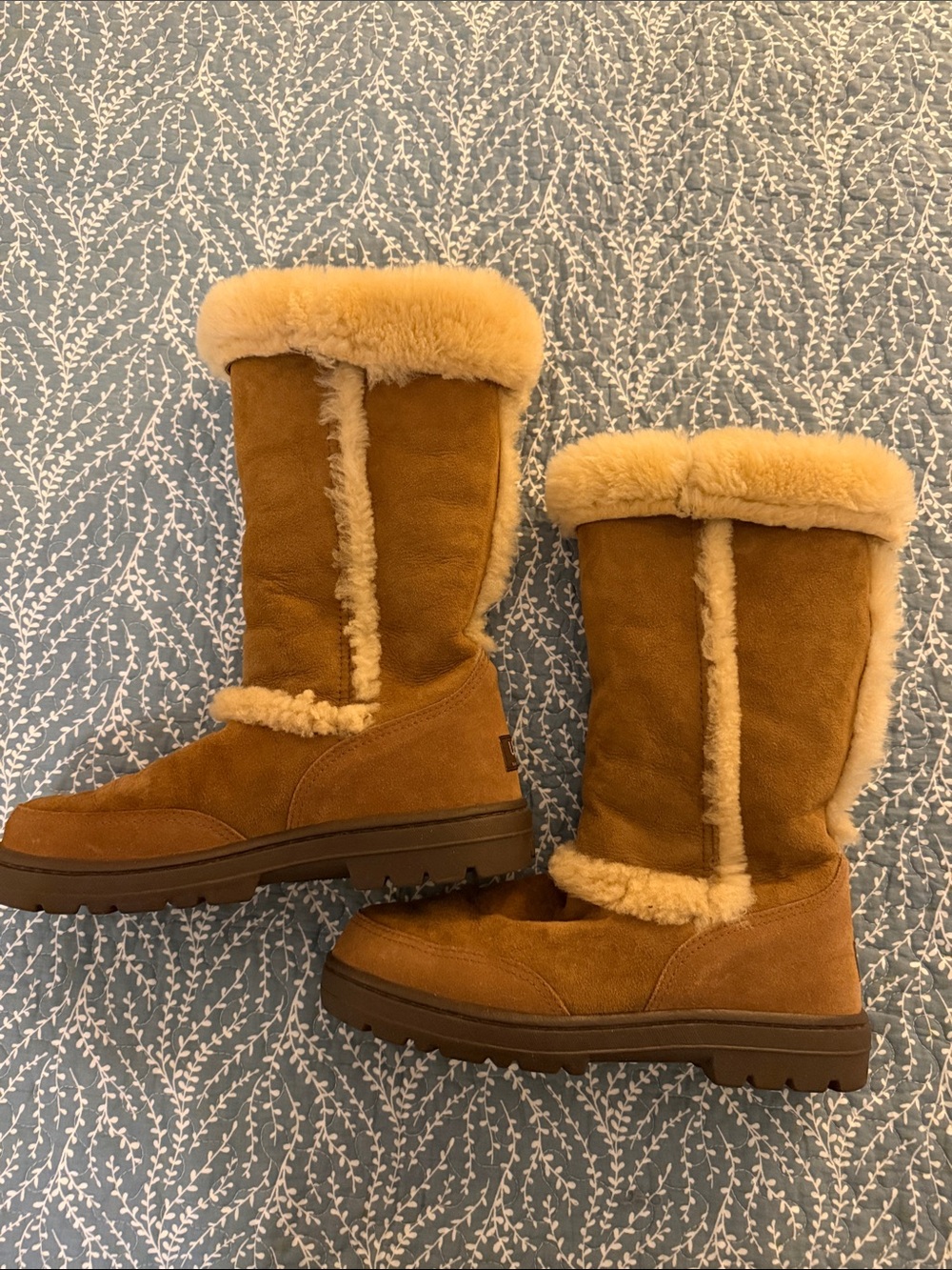 Women’s Tall UGG Shearling Lined Sundance Suede Boots - Chestnut - Picture 4 of 10